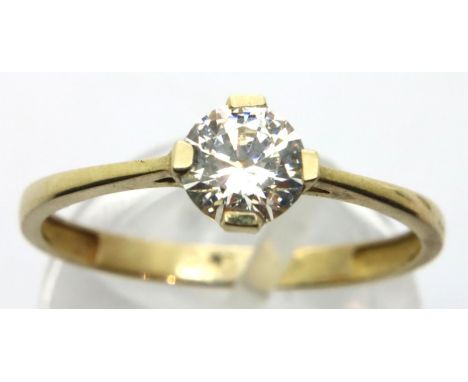 9ct gold solitaire ring, size Q, 1.3g. P&amp;P Group 1 (£14+VAT for the first lot and £1+VAT for subsequent lots) 