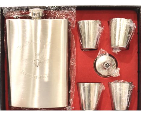 New Hip Flask Set with Parachute Regiment Logo. P&amp;P Group 1 (£14+VAT for the first lot and £1+VAT for subsequent lots) 