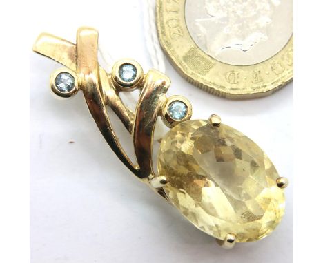 9ct gold brooch set with large faceted stone and aquamarines, 7.4g. P&amp;P Group 1 (£14+VAT for the first lot and £1+VAT for