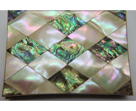Mother of pearl and and Maui shell card case with concertina interior, 8 x 12 cm. P&amp;P Group 1 (£14+VAT for the first lot 