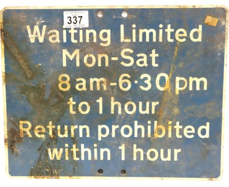 Vintage No Parking sign, 40 x 30 cm. P&amp;P Group 3 (£25+VAT for the first lot and £5+VAT for subsequent lots) 