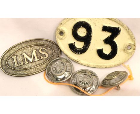 Railway related items to include carriage number and buttons. P&amp;P Group 1 (£14+VAT for the first lot and £1+VAT for subse