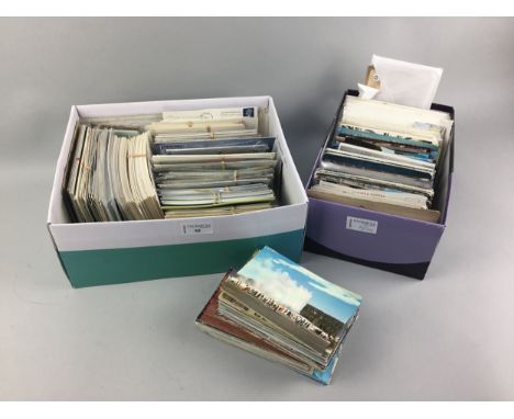 COLLECTION OF LOOSE VINTAGE POSTCARDS