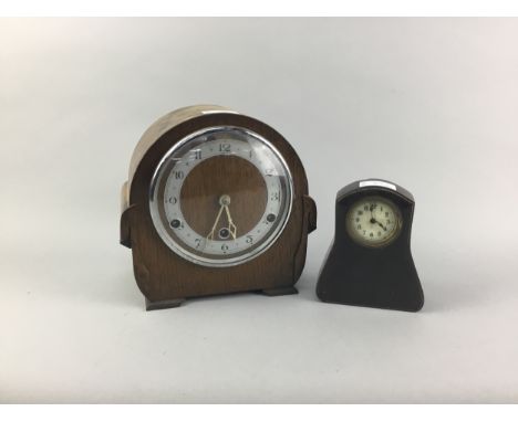 20TH CENTURY OAK CASED MANTEL CLOCK, 21cm high, along with a smaller mantel clock (2)
