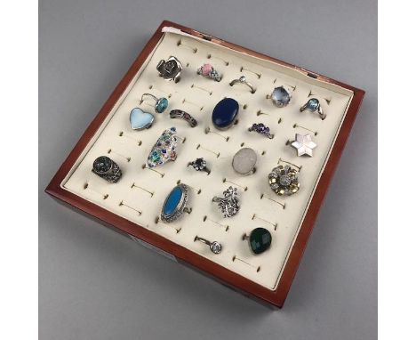 LOT OF VINTAGE SILVER AND OTHER RINGS (20)