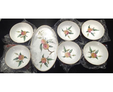 Royal Worcester Evesham pattern fruit set, unused (7). P&amp;P Group 3 (£25+VAT for the first lot and £5+VAT for subsequent l