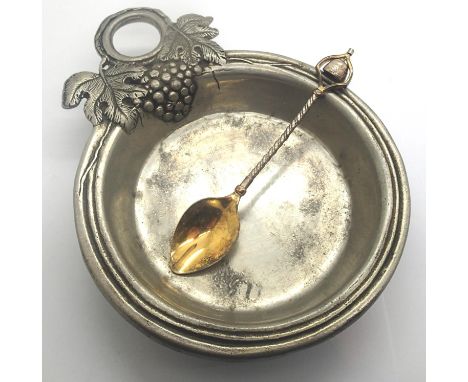 Russian silver spoon and white metal dish, D: 13 cm, 415g. P&amp;P Group 1 (£14+VAT for the first lot and £1+VAT for subseque