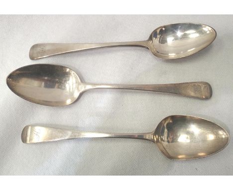 Three hallmarked silver Georgian dessert spoons, 192g. P&amp;P Group 1 (£14+VAT for the first lot and £1+VAT for subsequent l