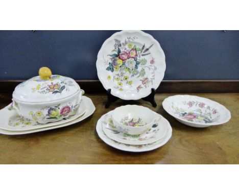 A Copeland Spode Gainsborough pattern dinner service comprising eight dinner plates, eight side plates, six smaller plates, s
