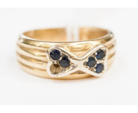 A sapphire ring stamped 585, 5.3 grams approx, ring size Q