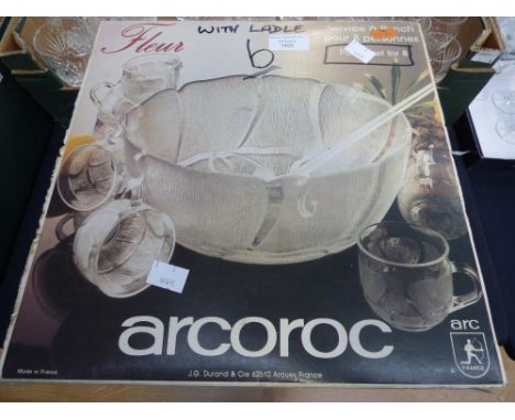 Arcoroc Fleur punch bowl with ladle and eight glasses 