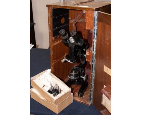 A 1930s Leitz Wetzlar microscope 316313 with lenses, Binocular Medical Microscope 