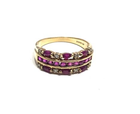 9ct gold ruby &amp; diamond  ring (3.7g)