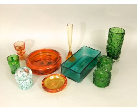 A mixed collection of glassware to include a green Whitefriars textured cylindrical vase, two similar candlesticks in the sam