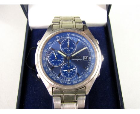 Vintage Seiko Chronograph Quartz gent's wristwatch, the metallic blue dial with three subsidiary dials and date aperture, lum