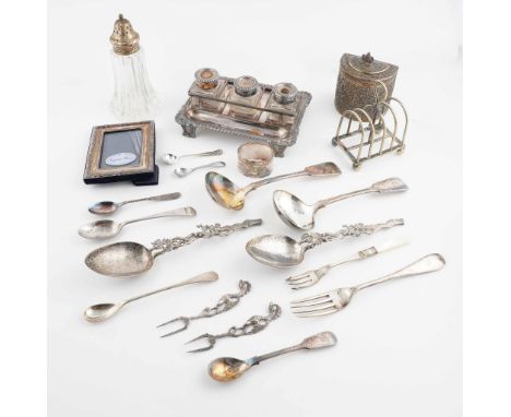 A SILVER MOUNTED RECTANGULAR PHOTOGRAPH FRAME AND FOREIGN AND PLATED WARES (QTY)Comprising; a rectangular Sheffield plated in