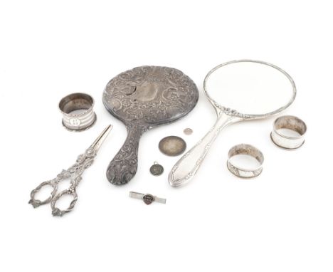 A GROUP OF SILVER AND SILVER MOUNTED WARES AND FURTHER ITEMS (11)Comprising; a pair of grape scissors, Birmingham possibly 18