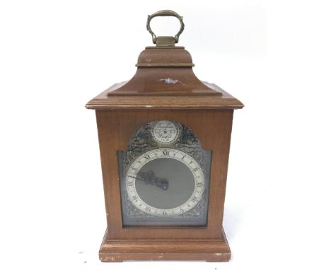 A bracket timepiece clock by Rotherham Of Coventry. Dimensions 10x14x22cm