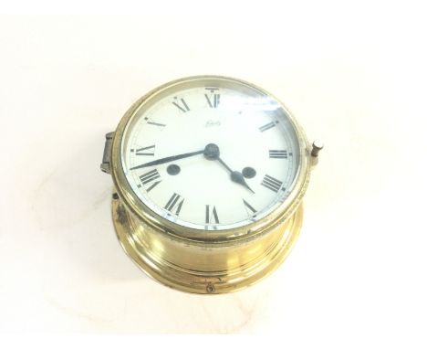 Vintage Schwartz Royal mariner maritime brass wall-mounted clock. Dial diameter: 5.5 inches, case diameter: 6 inches, Case De
