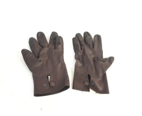 Pair of vintage leather buttoned driving gloves No reserve.