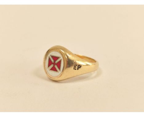 9ct gold Knights Templar ring with central red enamel Maltese cross against a white background flanked by the initials PD EP 