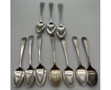 A Collection of Georgian silver marked tea spoons. [136GRAMS] 