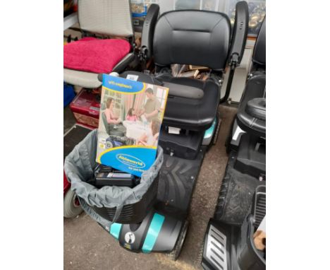 Rascal Veo X disability scooter, comes with key, charger and manual. [In a working condition] 