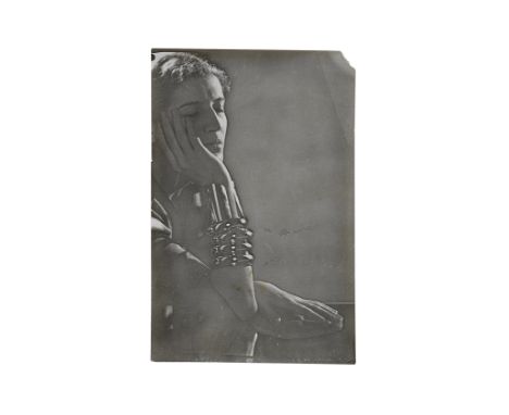 MAN RAY (1890-1976)Sans titre (Jacqueline Barsotti-Goddard)  tirage argentique contact solariséDébut des années 1930solarised
