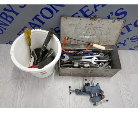 METAL TOOLBOX CONTAINING LARGE COLLECTION OF TOOLS SOME VINTAGE INCLUDES SPANNERS, SCREWDRIVERS AND A METAL CLAMP ETC