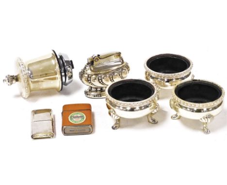 A Ronson novelty condiment table lighter set, comprising lighter and stand and two ashtrays, together with a Ronson crown tab