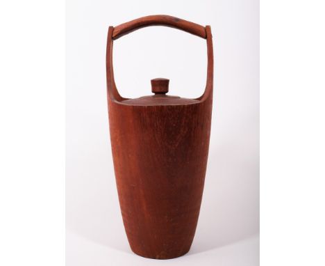Eiskübel, Entwurf Jens Quistgaard für Dansk Design, 1950er/60er Jahre Teak, zylindrischer, konisch ansteigender Korpus mit üb