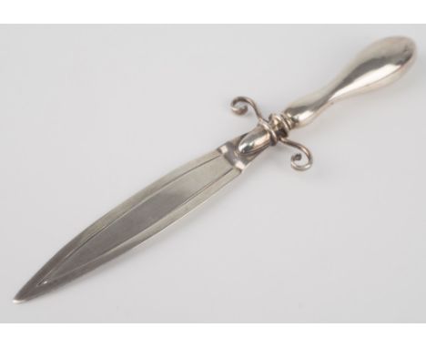 A novelty silver bookmark, modelled in the form of a dagger, ovoid waisted handle, scroll guards, tapering form blade page gu