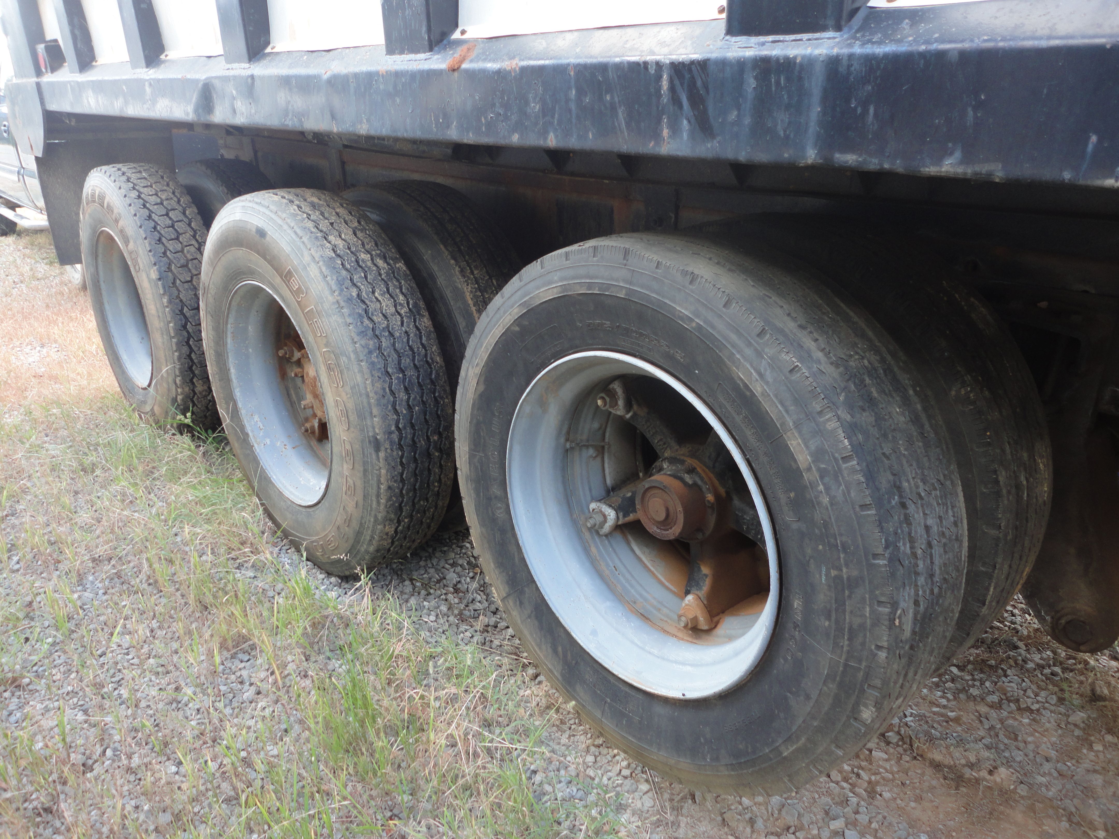 1990 MACK MODEL RD690S TANDEM AXLE AIR CONTROL TAG AXLE, 16' STEEL DUMP ...