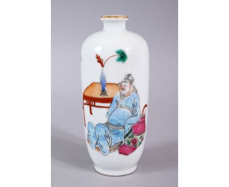 A CHINESE REPUBLIC STYLE FAMILLE ROSE PORCELAIN VASE, with decoration of two figures interior, the base with an iron red six 