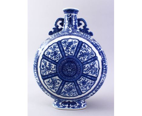 A LARGE CHINESE BLUE &amp; WHITE TWIN HANDLE PORCELAIN MOON FLASK, the body of the flask with twin  handles, and decorated wi