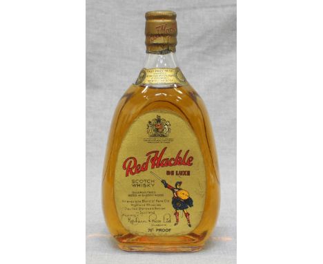 A vintage bottle of Red Hackle De Luxe Scotch Whisky, 75cl 70 proof 40% volume