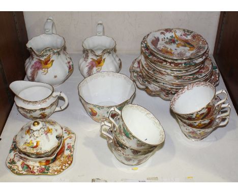 Section 31: A Royal Crown Derby "Olde Avesbury" pattern Tea set, comprising 28 pieces.