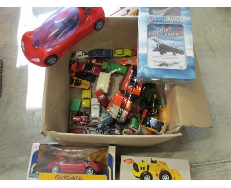 Box of mixed play worn vehicles including Dinky, Tonka, Matchbox etc plus a boxed Tonka Mini Loader No. 1087. boxed Corgi Sto