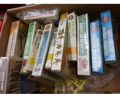 13 Boxed Airfix military figure kits including WWII Afrika Korps, WWII 8th Army etc some sealed