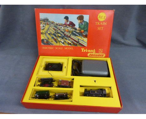 Boxed Triang OO gauge REX train set with engine and five wagons. box in excellent condition