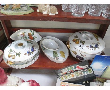 6 pieces of Royal Worcester Evesham pottery including tureen, flan dish etc