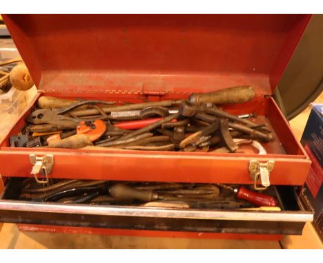 Two drawer snap on style toolbox with contents. Not available for in-house P&amp;P, contact Paul O'Hea at Mailboxes on 01925 