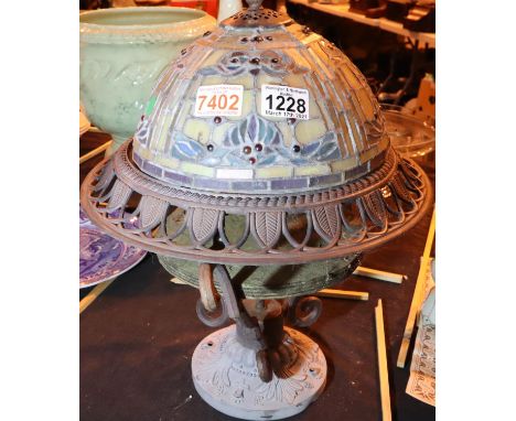 Tiffany style metal framed ceiling lamp. Not available for in-house P&P, contact Paul O'Hea at Mailboxes on 01925 659133Condi