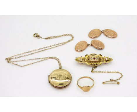 A 9ct red gem and pearl locket back brooch, a pair of 9ct gold cufflinks, a signet ring, size M and a 9ct back &amp; front lo