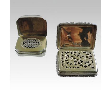 A George IV silver vinaigrette, with engine turned decoration and bearing the initial B, the gilt interior with an ornate scr