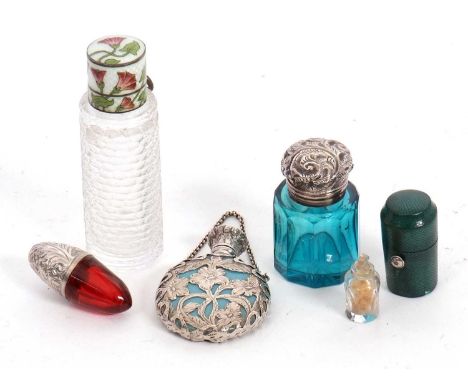 Mixed Lot: A Victorian perfume bottle with ruby glass body and screw on chased decorated cover, a Georgian shagreen cased per