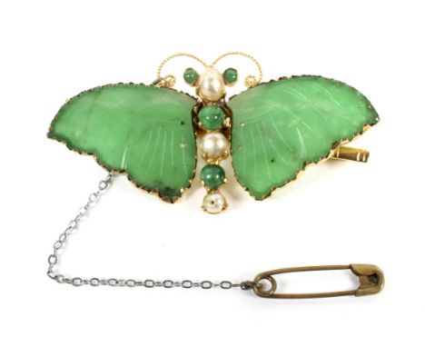 A Chinese export gold, jadeite and cultured-pearl butterfly brooch. With engraved and shaped jadeite wings, and an alternate 