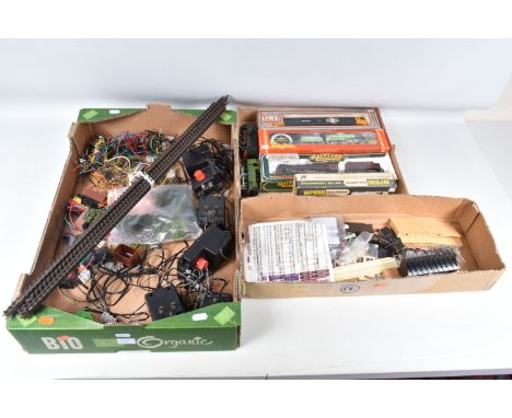 A QUANTITY OF BOXED AND UNBOXED OO GAUGE MODEL RAILWAY LOCOMOTIVES, to include boxed Wrenn Railways OO gauge class N2 Tank lo