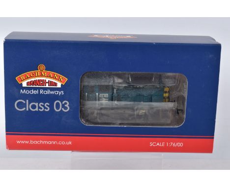 A BOXED OO GAUGE BACHMANN BRANCHLINE MODEL RAILWAY LOCOMOTIVE Class 03 Diesel Shunter no. 03162 in BR Blue with Air Tanks, We