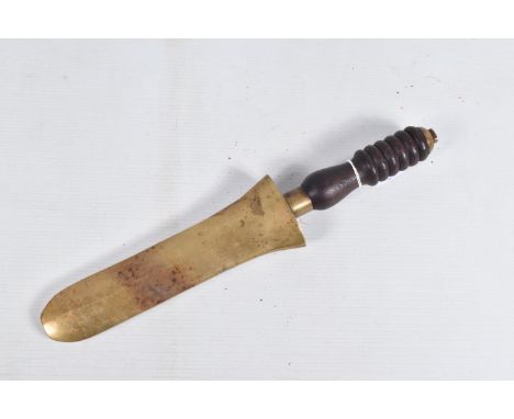 A REPLICA SIEBE GORMAN DIVERS KNIFE, this is a later copy of an original early twentieth century knife and it features a doub